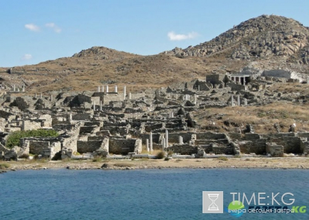 У острова Делос обнаружили древнегреческие корабли и старинный волнорез