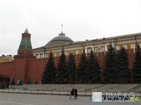 Ураган в Москве сорвал крышу президентской резиденции в Кремле