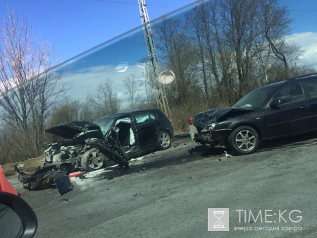 В ДТП на Петергофском шоссе пострадали два человека