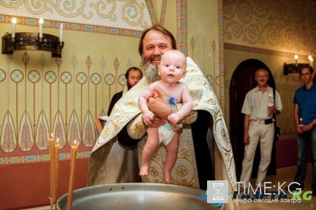В какие дни можно крестить ребенка в 2017 году, календарь: с какого возраста можно крестить новорожденного младенца
