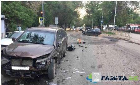 В Самаре в лоб сошлись Mitsubishi и Nissan