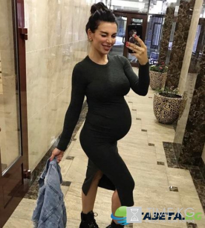 Впервые после родов Анна Седокова вышла на публику