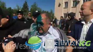 Типичная Украина: Под Одессой депутата облили зеленкой и пытались бросить в мусорник ФОТО, Типичная Украина: Под Одессой депутата облили зеленкой и пытались бросить в мусорник ФОТО,