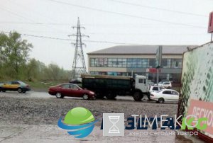 В Барнауле из-за ДТП на Власихинской огромный затор В Барнауле из-за ДТП на Власихинской огромный затор