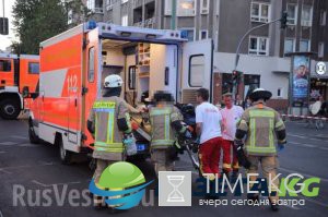 В Берлине автомобиль въехал на станцию метро, есть пострадавшие ФОТО, В Берлине автомобиль въехал на станцию метро, есть пострадавшие ФОТО,