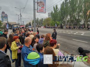 В Донецке начался парад Победы. ПРЯМАЯ ТРАНСЛЯЦИЯ — смотрите и комментируйте с «РУССКОЙ ВЕСНОЙ» В Донецке начался парад Победы. ПРЯМАЯ ТРАНСЛЯЦИЯ — смотрите и комментируйте с «РУССКОЙ ВЕСНОЙ»
