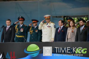 В Донецке начался парад Победы. ПРЯМАЯ ТРАНСЛЯЦИЯ — смотрите и комментируйте с «РУССКОЙ ВЕСНОЙ» В Донецке начался парад Победы. ПРЯМАЯ ТРАНСЛЯЦИЯ — смотрите и комментируйте с «РУССКОЙ ВЕСНОЙ»