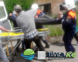 В донском хуторе рухнуло здание фермы, под завалами оказались два человека