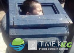 В Казахстане мужчина избил лопатой 4-летнего мальчика