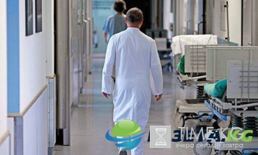 В Омске второй раз за неделю произошло нападение на врача скорой В Омске второй раз за неделю произошло нападение на врача скорой