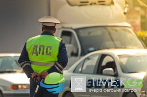 В Перми на перекрёстке на ходу из машины выпал ребёнок