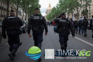Во Франции разыскивают трех человек по подозрению в подготовке теракта Во Франции разыскивают трех человек по подозрению в подготовке теракта