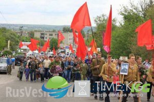 Вопреки запретам: в Изюме прошел многотысячный «Бессмертный полк» ФОТО, Вопреки запретам: в Изюме прошел многотысячный «Бессмертный полк» ФОТО,