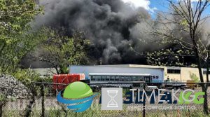 В США самолет упал на здание, начался пожар ФОТО, В США самолет упал на здание, начался пожар ФОТО,
