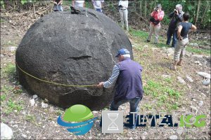 Загадочные «мячи богов» с российского острова Чамп: в Арктике обнаружены каменные сферы неизвестного происхождения Загадочные «мячи богов» с российского острова Чамп: в Арктике обнаружены каменные сферы неизвестного происхождения