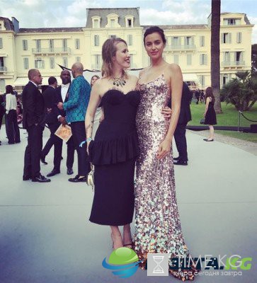 Жёлтое платье и свадебный подарок: Топ последних громких новостей о звездах