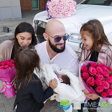 Жена Джигана Оксана Самойлова смонтировала свой вариант клипа "Дни и ночи" из кадров семейной хроники Жена Джигана Оксана Самойлова смонтировала свой вариант клипа "Дни и ночи" из кадров семейной хроники