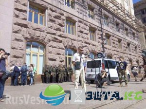 Неонацисты стали властью: боевики добробатов заставили депутатов принять закон об их статусе