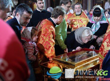 Очередь к мощам Николая Чудотворца, какая сейчас, где начинается, где занимать: где конец очереди сегодня, сколько стоять? Очередь к мощам Николая Чудотворца, какая сейчас, где начинается, где занимать: где конец очереди сегодня, сколько стоять?