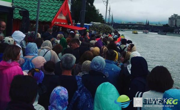 Очередь к мощам Николая Чудотворца онлайн 15.06.2017: куда подходить и где занимать