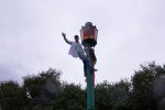 Полиция продолжает задерживать митингующих на Марсовом поле