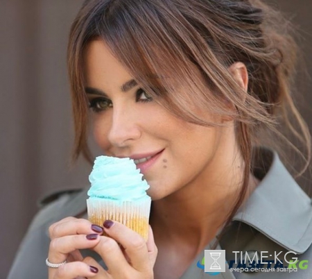 Ани Лорак восхитила шикарной фигурой, исполнив новую песню в шоу "Вечерний Ургант" (ВИДЕО)