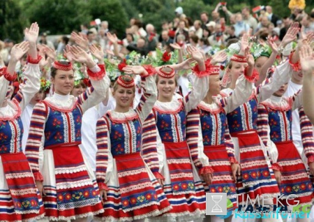 Численность населения Белоруссии на 2018 год составляет…