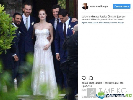 Энн Хэтэуэй надела на свадьбу Джессики Честейн платье за четыре тысячи долларов