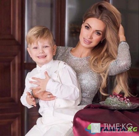 Евгения Феофилактова решила сменить сыну фамилию