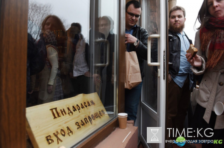 «Фашизм у нас проходит по линии свободы слова»: магазины Стерлигова вызвали новые протесты