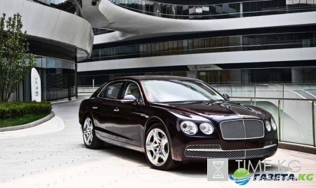 Компания Bentley представила седан Flying Spur с новой серией