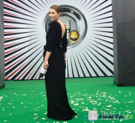 На премии «Муз-ТВ» Ксения Собчак не скрывала живота, а Ольга Бузова обнажилась по максимуму