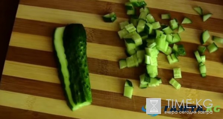 Окрошка на кефире классический рецепт с колбасой: Вкусный кефирно-горчичный холодный суп с колбасой