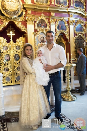 Оксана Марченко, крестившая дочь Шуфрича: "Марусе я подарила икону, крестик и парадный гардероб"