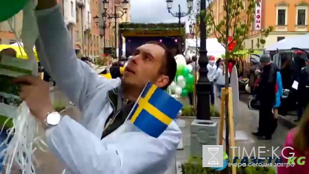 Петербуржцам показали «домик Петсона» и накормили булочками с корицей