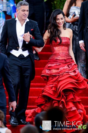 Рождение близнецов Джорджа и Амаль Клуни: палата по цене Rolls-Royce, необычные подарки друзей и другие детали