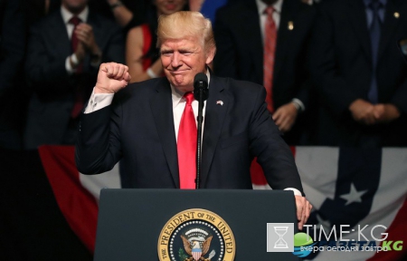 У Трампа появилась «библиотека» его имени (фото)