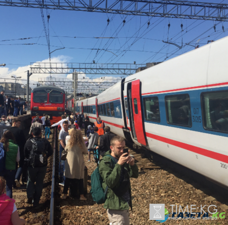 Установлена предварительная причина столкновения поезда с электричкой в Москве