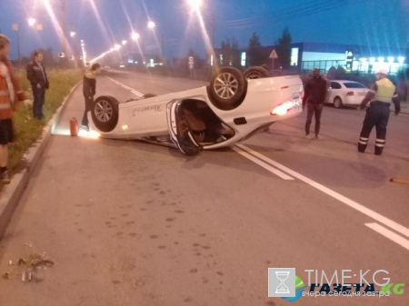 В ДТП на Парнасе пьяный водитель «БМВ» перевернул машину на крышу
