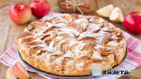 Вкусная шарлотка с яблоками, простой рецепт: Сладкий десерт из яблок проще простого