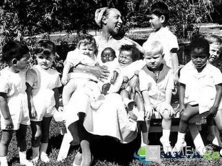 Жозефина Бейкер : легендарная танцовщица-разведчица родилась 111 лет назад