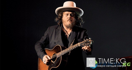 Zucchero в Киеве попросил массаж, машину кофе и килограммы льда