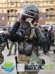 В Москве и Петербурге на митингах оппозиции задержали более 650 человек ФОТО,