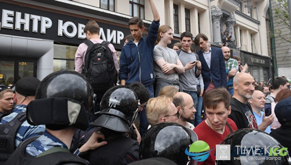 В Москве на несогласованной акции оппозиции задержали 136 несовершеннолетних