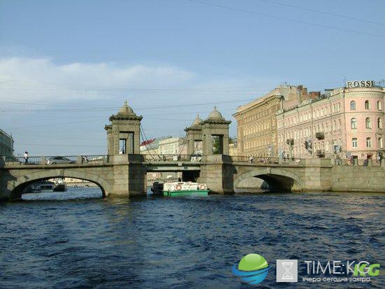 В Петербурге в Фонтанку упало три человека