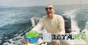 Юэн Макгрегор встречает лето жизнерадостной "морской" фотосессией Юэн Макгрегор встречает лето жизнерадостной "морской" фотосессией