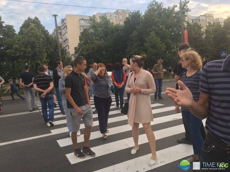 Жители украинской столицы вышли на протест: озвучены требования (ВИДЕО)