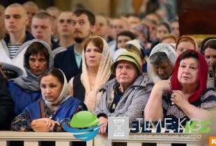 Очередь к мощам Николая Чудотворца в Санкт-Петербурге 20 июля 2017