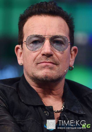 Фронтмен U2 вынес на сцену флаг Польши, но раскритиковал её политику