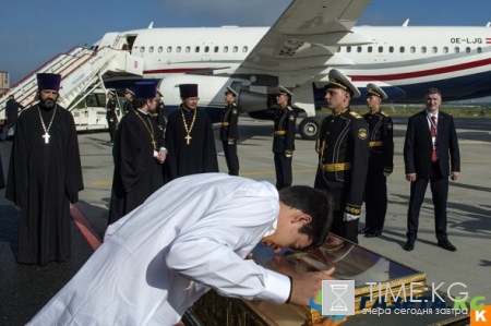 Где сегодня, 17 июля 2017 занимать очередь к мощам Николая Чудотворца в Санкт-Петербурге: сколько часов стоять, откуда начинается очередь, следить онлайн